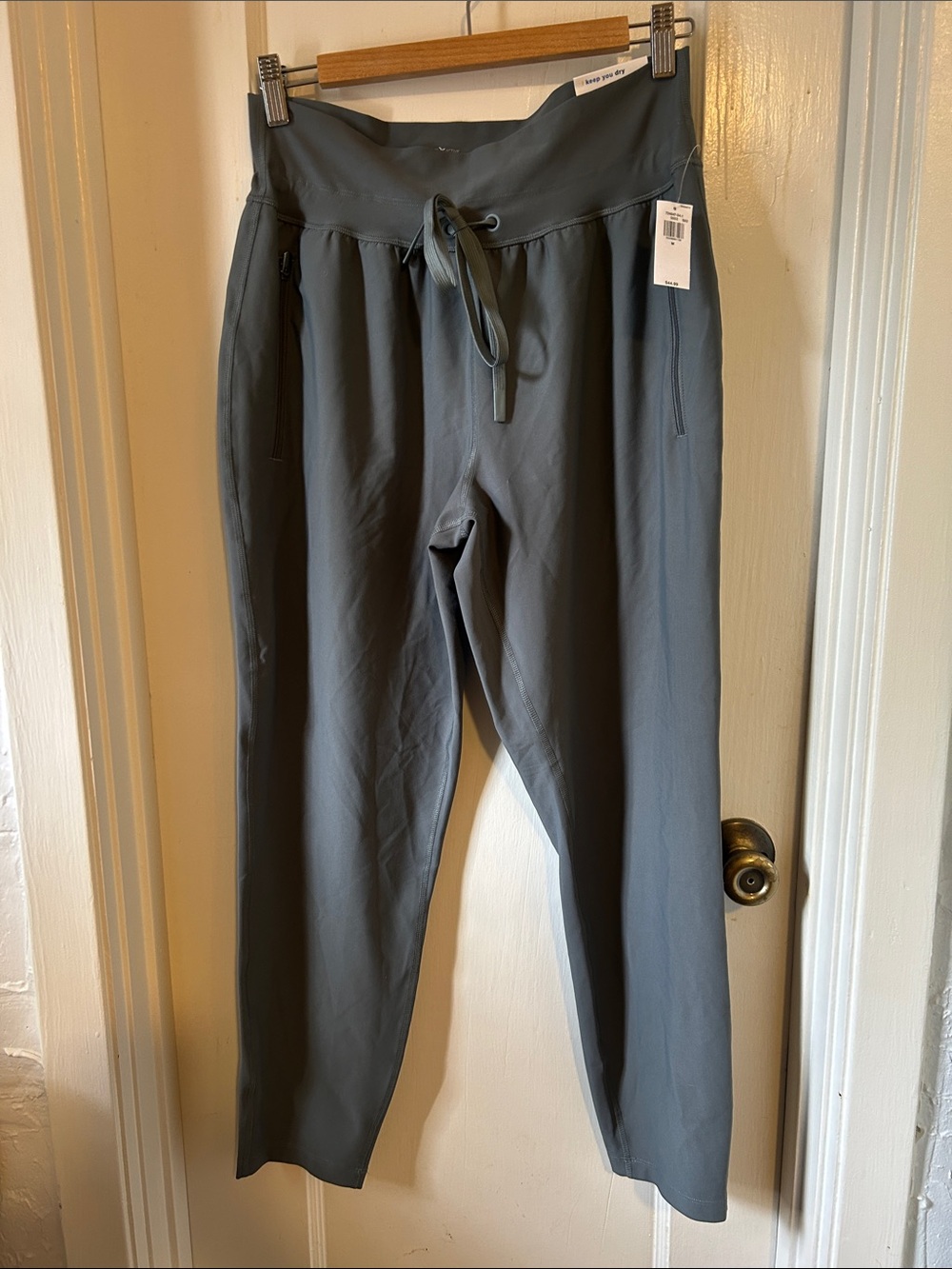 Women’s soft green drawstring joggers